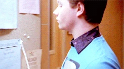 Tumblr m8g2ehXGaH1ra5gbxo2 r1 250.gif