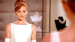 Tumblr m8vb4aVlyP1ra5gbxo1 250.gif