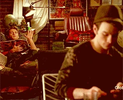 Tumblr mjbxlsLg3B1qidrf8o7 r1 250.gif