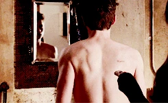 Tumblr mwaibzGbAw1qaxxelo3 250.gif