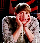 Tumblr mhz26h9UjL1rkeu88o4 250.gif