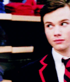 Tumblr n0cfmsJfb11toz9i2o2 250.gif