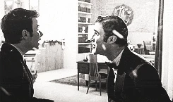 Tumblr lwq9fbK4WV1qzmvoio8 r1 250.gif