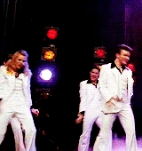 Tumblr m2q3oj8zyW1qee7fro8 r1 250.gif