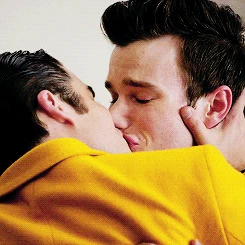 Tumblr mtrojyJ27o1qlpkoio4 r1 250.gif