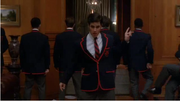 Blaine singt mit den Warblers.