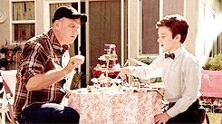 Tumblr mghzt4F1f31ra5gbxo8 r1 250.gif