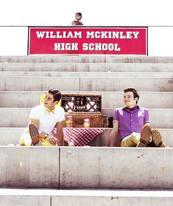 Klaine love love love gotta get you into my life ggyiml.jpg