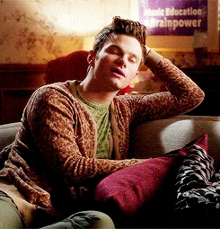 Tumblr n4u0giSbwX1rk63wco1 r1 250.gif