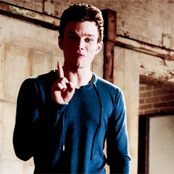 Tumblr mx0l1lwPEF1qaxxelo1 250.gif