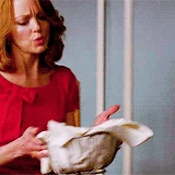 Tumblr myd2i8hJ5m1rorqk0o5 r1 250.gif