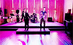 Tumblr n5jqm6BV2a1qzh21go2 r1 250.gif