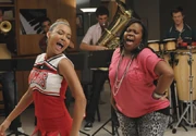 Santana und Mercedes singen gemeinsam
