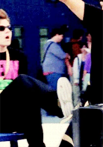 Tumblr n8xvauIDrl1qbnvfdo1 250.gif