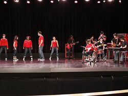 Recapping Shows: School Dazzzz but You Can't Stop Believin'-A Glee