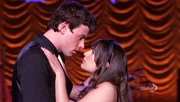 Finn und Rachel singen "Pretending"