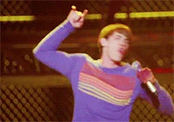 Tumblr mdalvpW81M1rbytzto2 250.gif