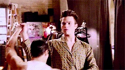 Tumblr n3n1f6W53q1qaxxelo4 250.gif