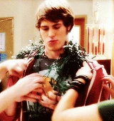 Tumblr mxem88gsJd1qhddxpo6 250.gif