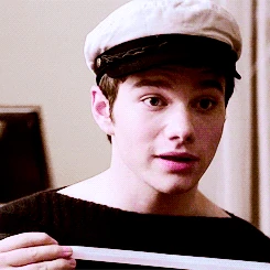 Tumblr n7yntpIBlA1qaxxelo2 r1 250.gif