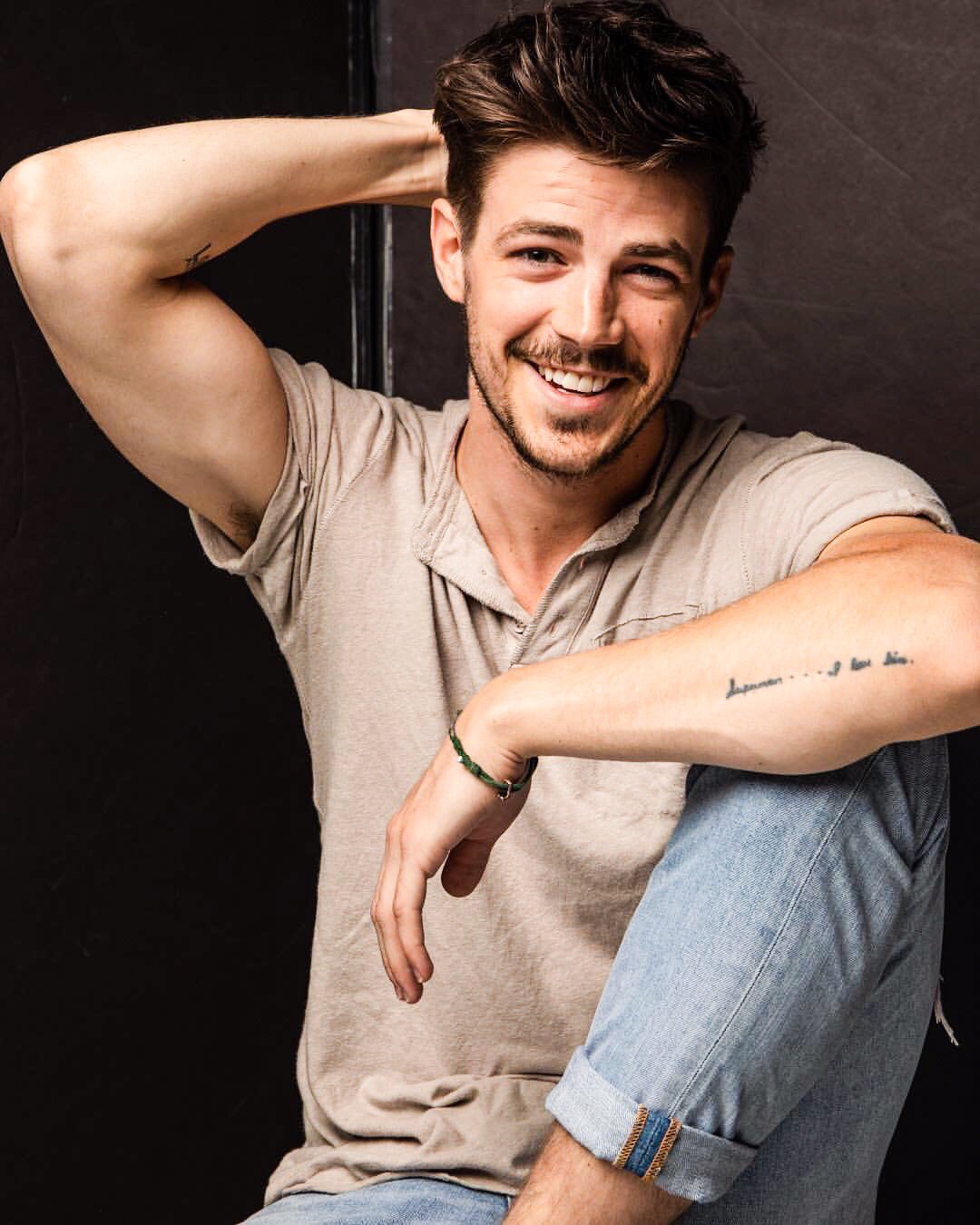 Grant Gustin.