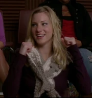 Brittany trägt Rachels Klamotten