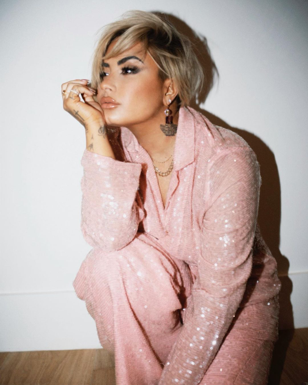 demi lovato pink highlights