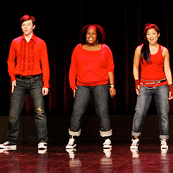 Recapping Shows: School Dazzzz but You Can't Stop Believin'-A Glee