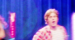 Tumblr mwbphfTu7g1spp49io4 250.gif