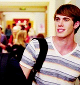 Tumblr meat57682A1qd1240o2 r2 250.gif