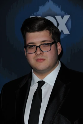 GleeCast noahguthrie silvercarpet