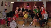 New Directions singen "Ride Wit Me"
