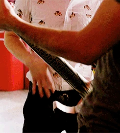 Tumblr n1l3m9HLVo1sqqzcso2 r1 250.gif