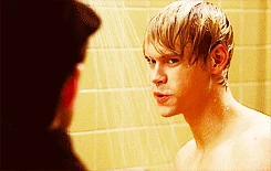 Tumblr maqpvgcMlD1qc9onoo2 250.gif