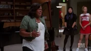 Mercedes singt "I Look To You"
