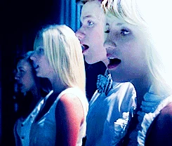 Tumblr lskor18wpF1qceolvo1 250.gif