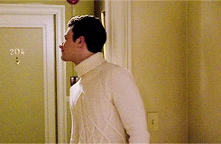 Tumblr njdtuosCDl1qaxxelo5 r1 250.gif