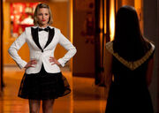 Glee-quinn-hold-onto-sixteen