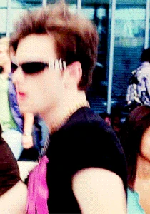 Tumblr n8xvauIDrl1qbnvfdo2 250.gif