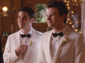 Rs 560x415-150220123609-1024-Chris-Colfer-Darren-Criss-glee-wedding.jw