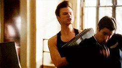 Tumblr n45gauHq9y1renejro6 250.gif