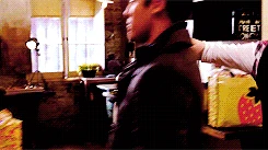 Tumblr nbvezx2aWe1ra5gbxo7 r1 250.gif