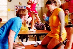 Tumblr mwc6s8MYLV1qe43ifo5 250.gif