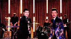 Tumblr ngk3rcrpFu1ra5gbxo9 r1 250.gif