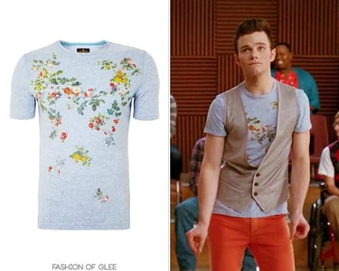 Kurt hummel flowers.jpg