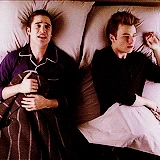 Tumblr mkp7951bhg1qaxxelo4 r1 250.gif