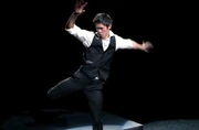 Mike tanzt zu Bubble Toes