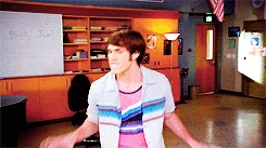 Tumblr n9lusv6xqp1ra5gbxo2 r1 250.gif