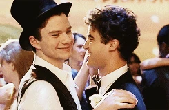 Tumblr mjctmdzROD1qf4aj0o4 r1 250.gif