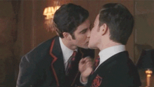 Kurt and Blaine's first kiss